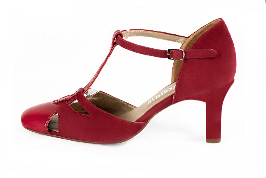 French elegance and refinement for these scarlet red dress T-strap open side shoes, 
                available in many subtle leather and colour combinations. A pretty model with a comfortable "Salomé" strap and good support.
Its charming spyglass cut-out gives you plenty of scope for personalisation.  
                Matching clutches for parties, ceremonies and weddings.   
                You can customize these shoes to perfectly match your tastes or needs, and have a unique model.  
                Choice of leathers, colours, knots and heels. 
                Wide range of materials and shades carefully chosen.  
                Rich collection of flat, low, mid and high heels.  
                Small and large shoe sizes - Florence KOOIJMAN